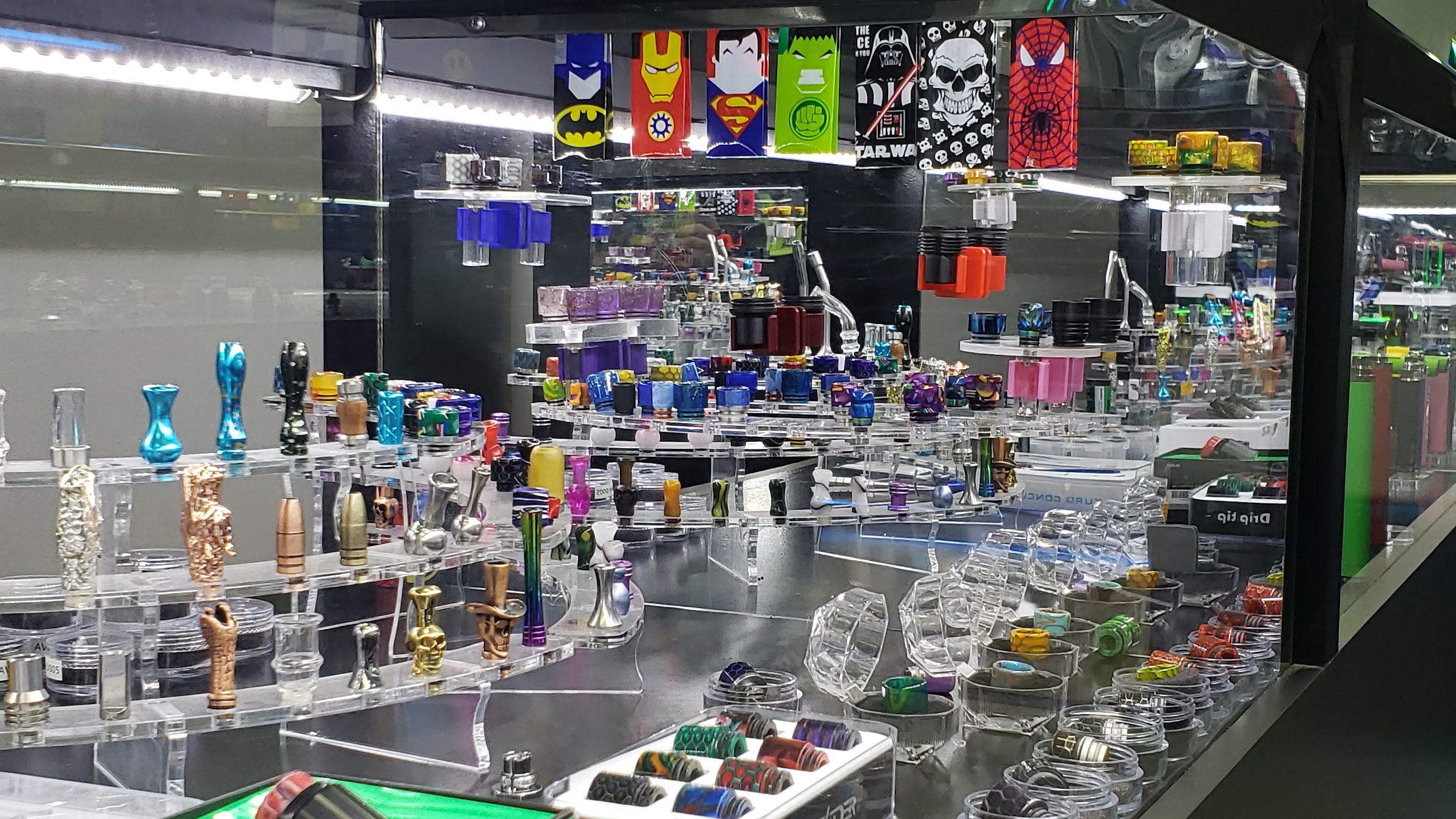 Retail case with vape products